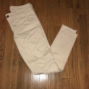 Brand new American eagle ripped cream/white jeans